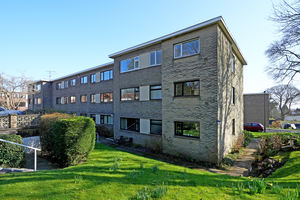 Hill Turrets Close